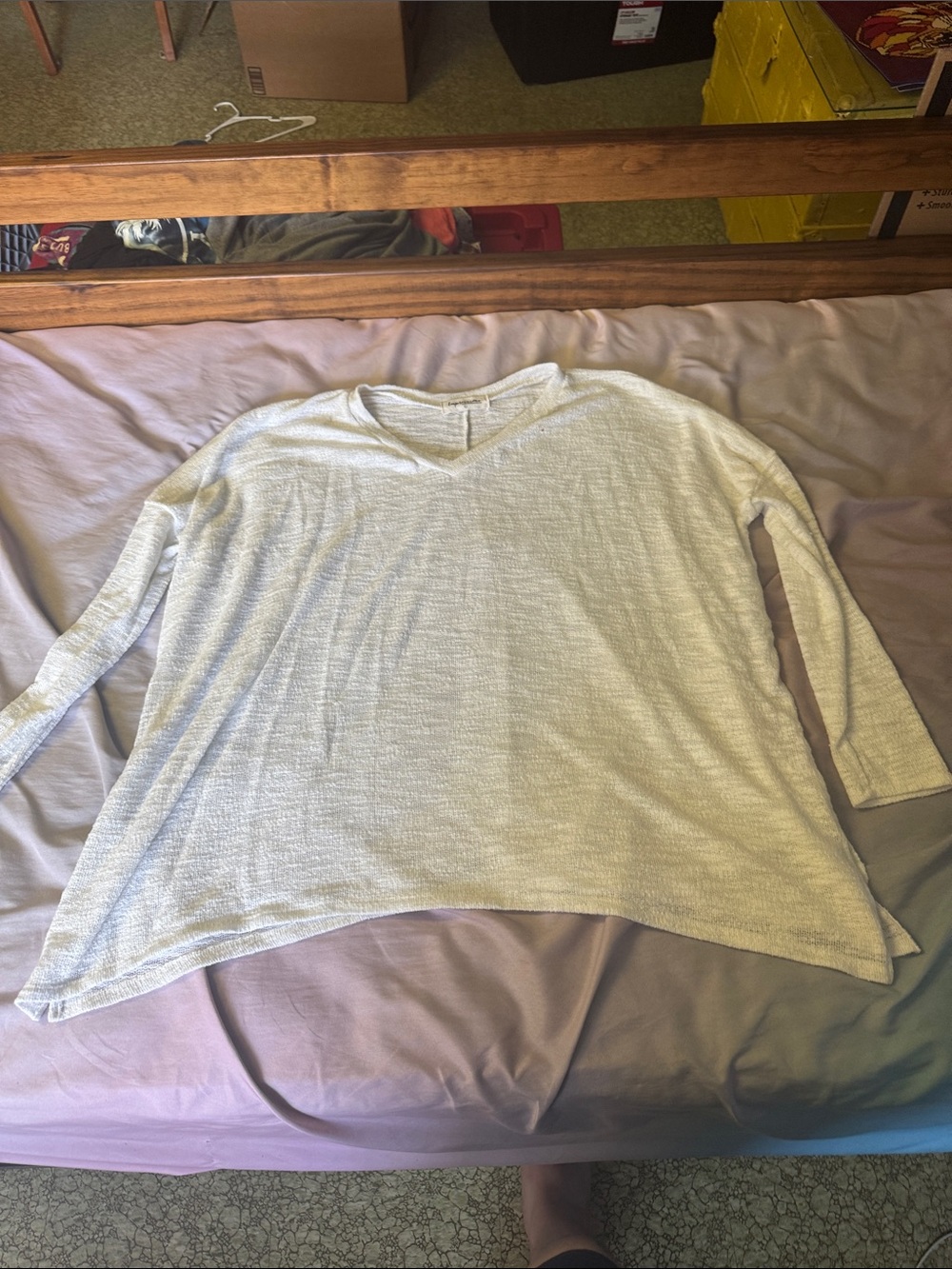 Impressions Women's Long Sleeve V-Neck Top in Light Heather Gray